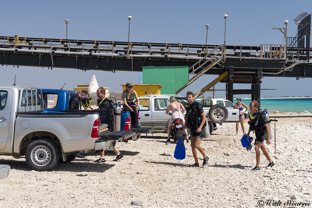 Tailgates make idea platforms for rigging gear. Just don't leave tanks standing upright and unattended. Tailgates make idea platforms for rigging gear. Just don't leave tanks standing upright and unattended.